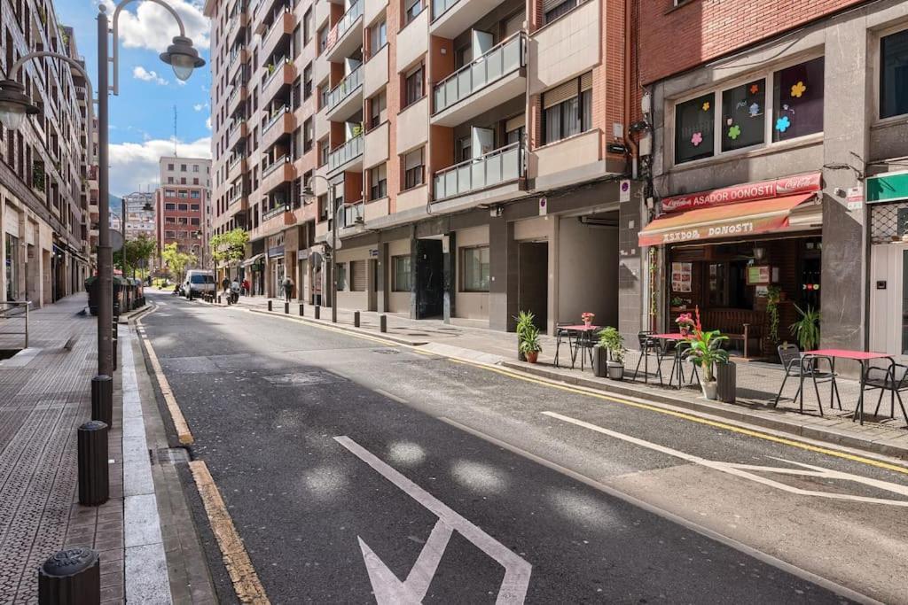 San Mames Football & Parking Bilbao Exterior foto