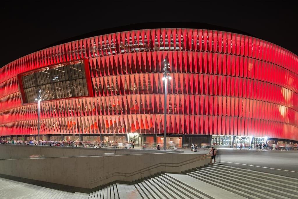 San Mames Football & Parking Bilbao Exterior foto